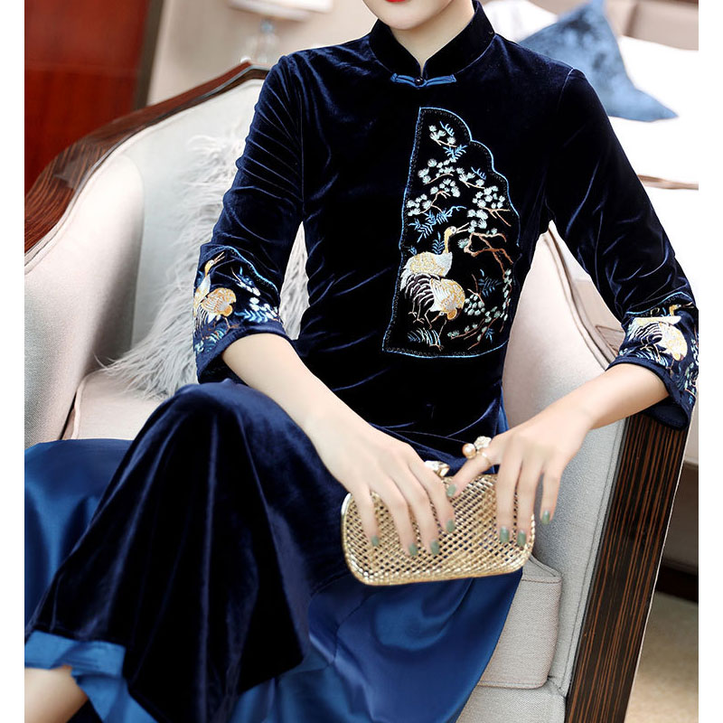 繊細な中国刺繍入りアオザイ風ワンピース
