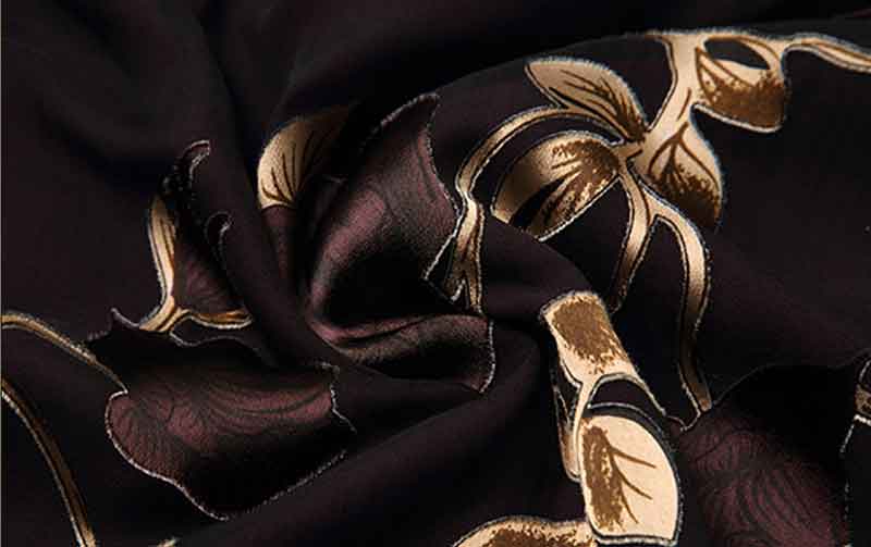 絹のチャイナドレス