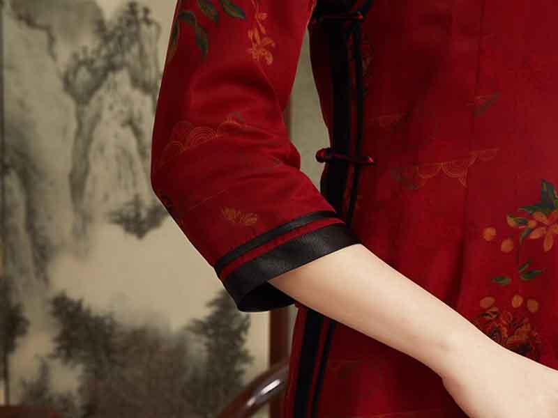 絹のチャイナドレス