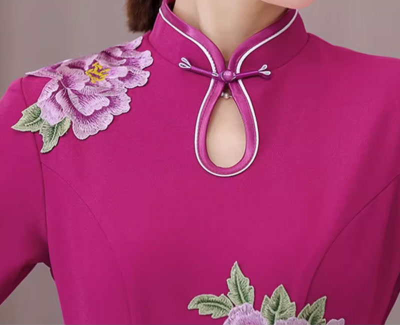 刺繍入りチャイナドレス