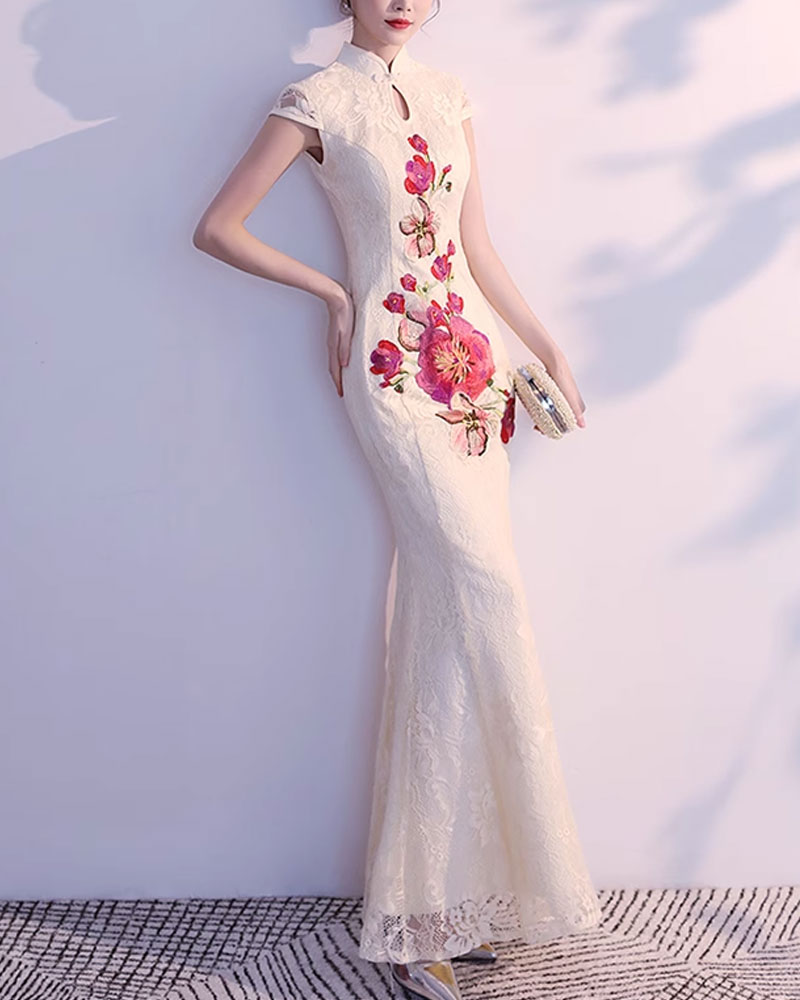 刺繍入りチャイナドレス