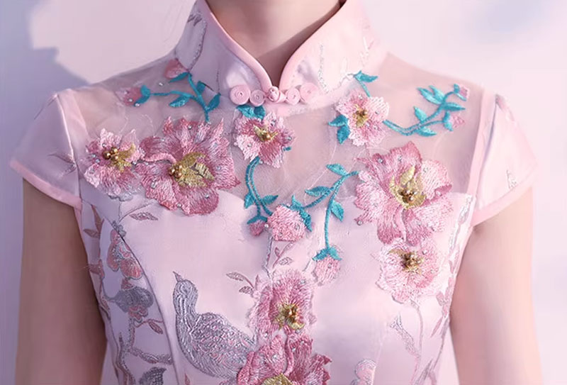 刺繍入りチャイナドレス