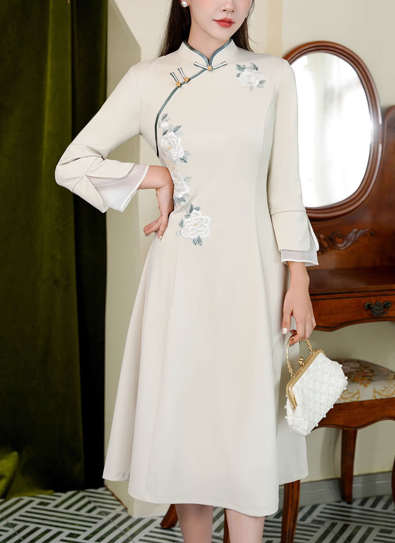 女性用のチャイナ服