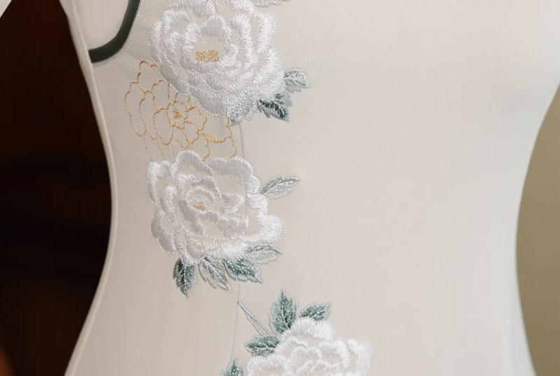 刺繍入り中華風のワンピース