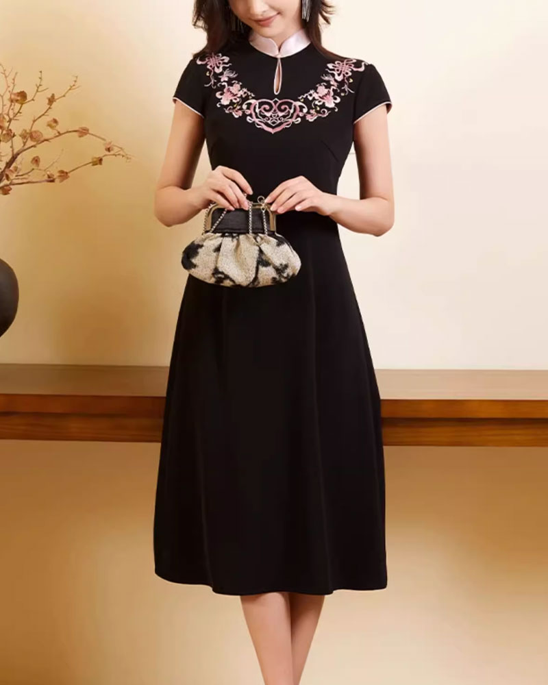 女性用のチャイナ服