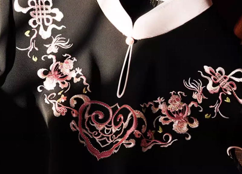 女性用のチャイナ服