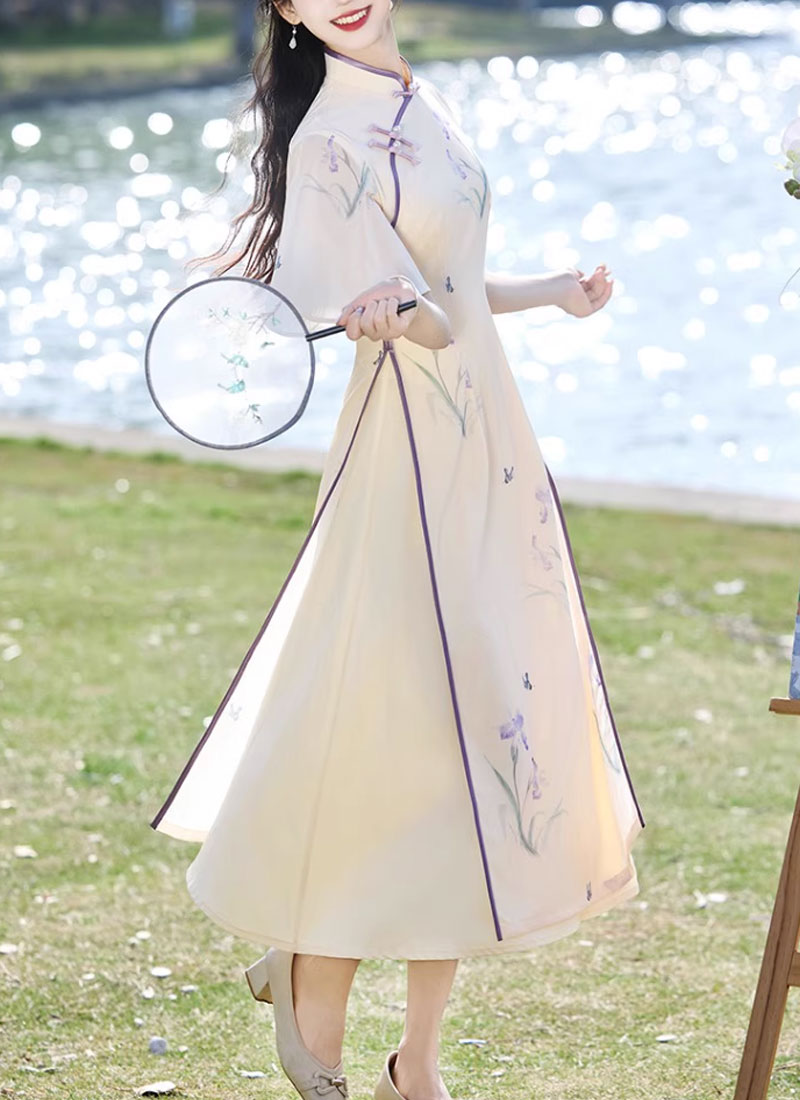 女性用のチャイナ服