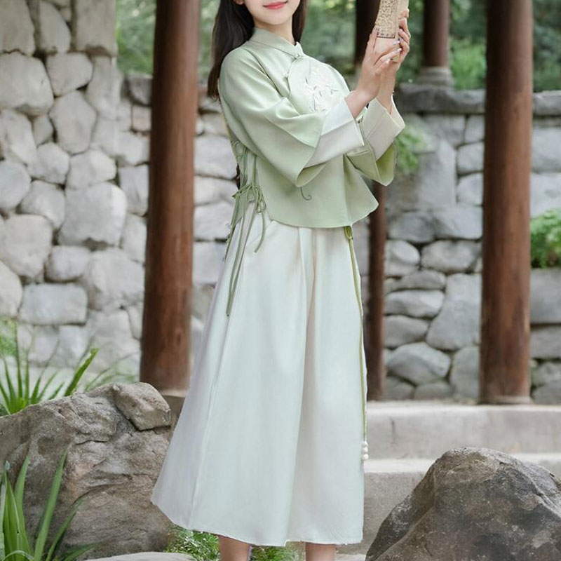 中華風のブラウス