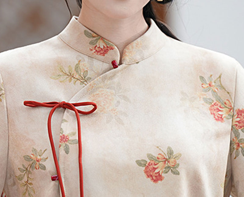 中華風のブラウス