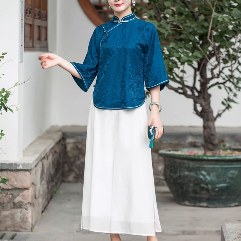 中華風のブラウス