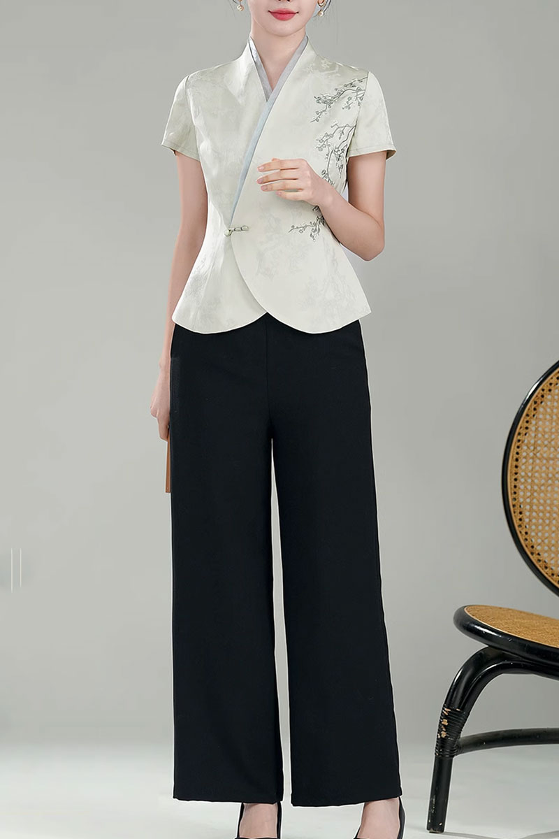 女性用のチャイナ服