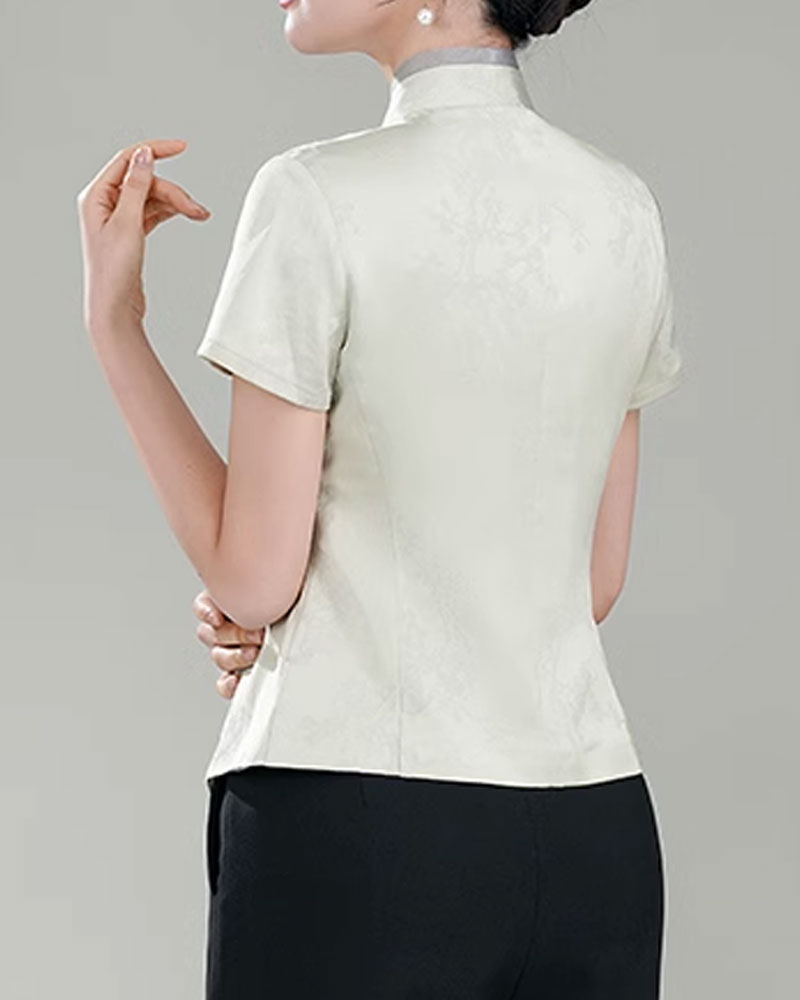 レディースの中華風のショートジャケット
