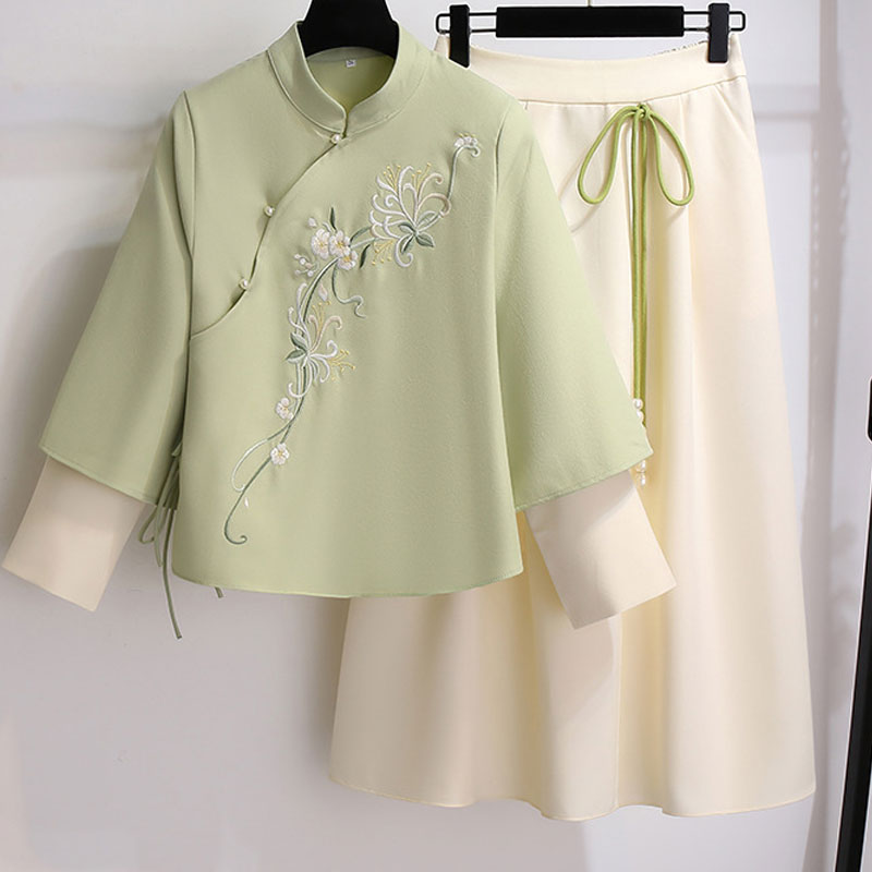 セットアップスカート