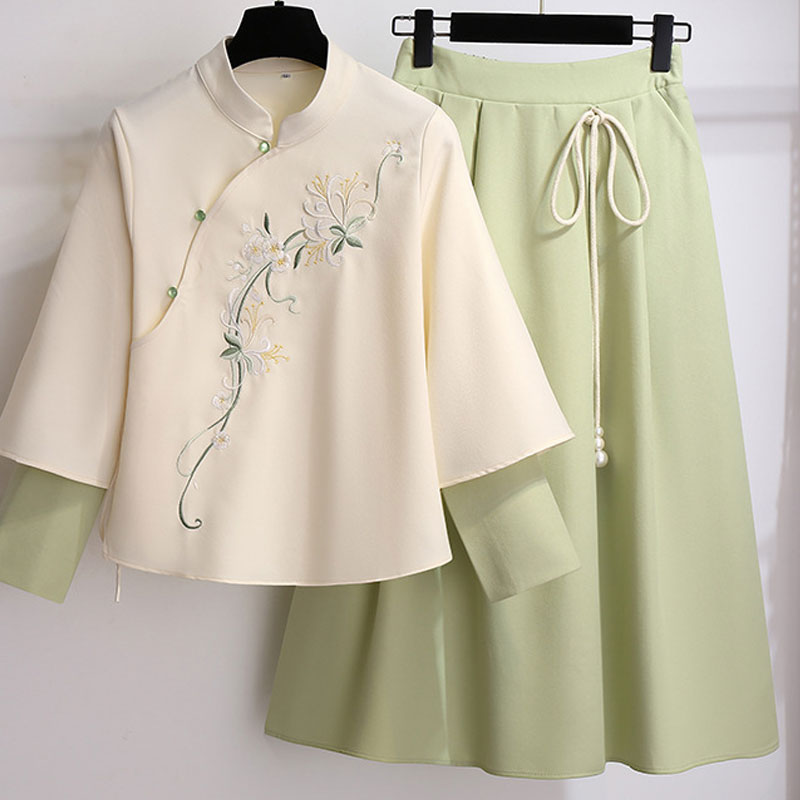 セットアップスカート